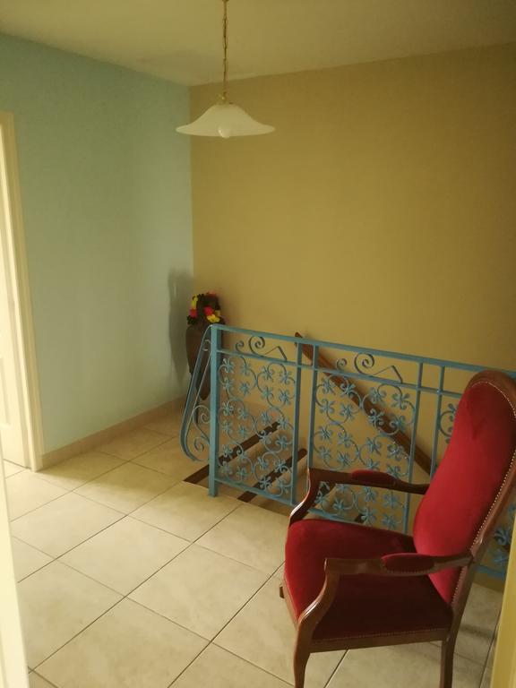 Gîte du vignoble Sidky Lussac  Extérieur photo