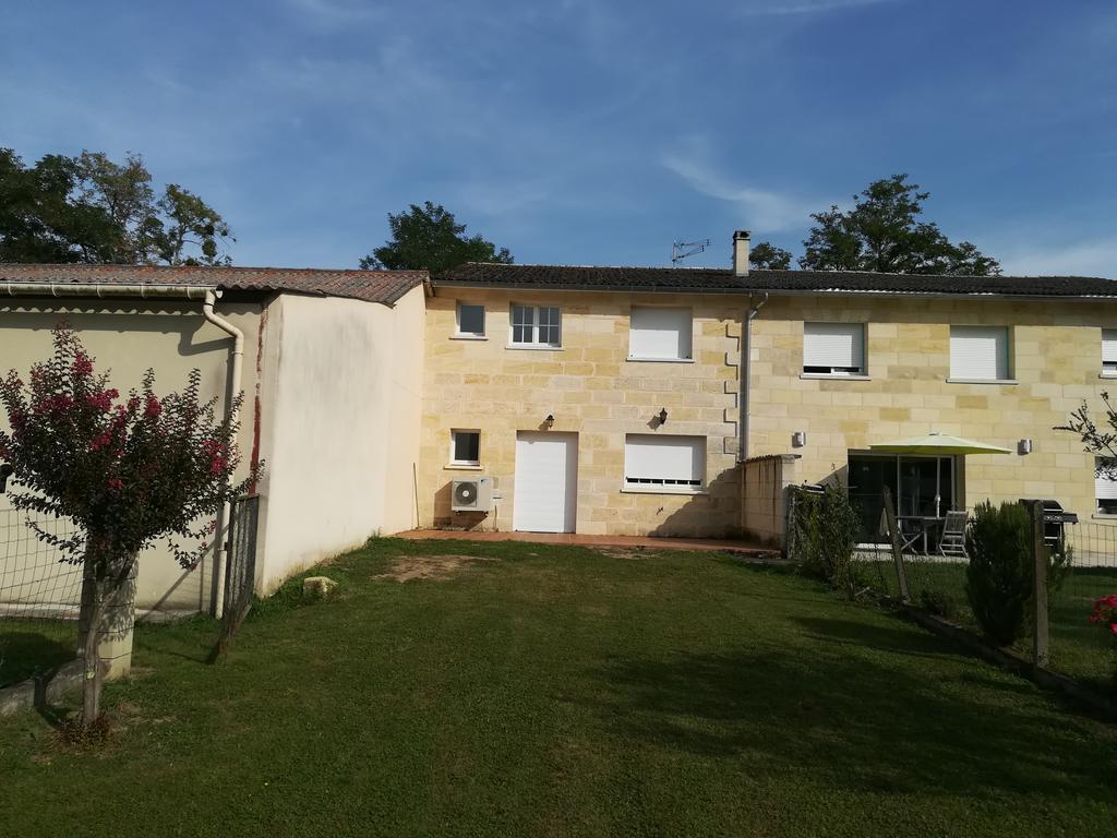 Gîte du vignoble Sidky Lussac  Extérieur photo
