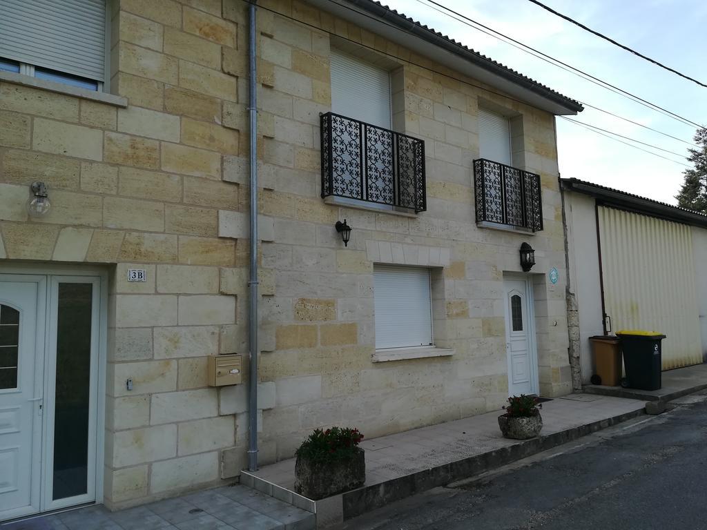 Gîte du vignoble Sidky Lussac  Extérieur photo